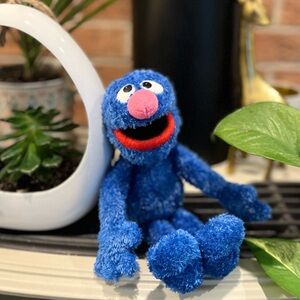 Sesame Street Grover plush small blue muppet child toy